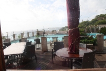 Restaurante Pura Vida, Pool neben der Restaurant-Terrasse