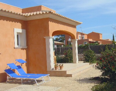 Vacation house Yacaranda: covered terrace, garden grill sun beds..