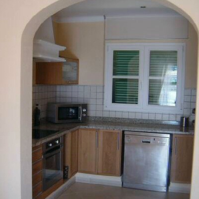 Vacation house Yacaranda: completely equipped kitchen with dish washer